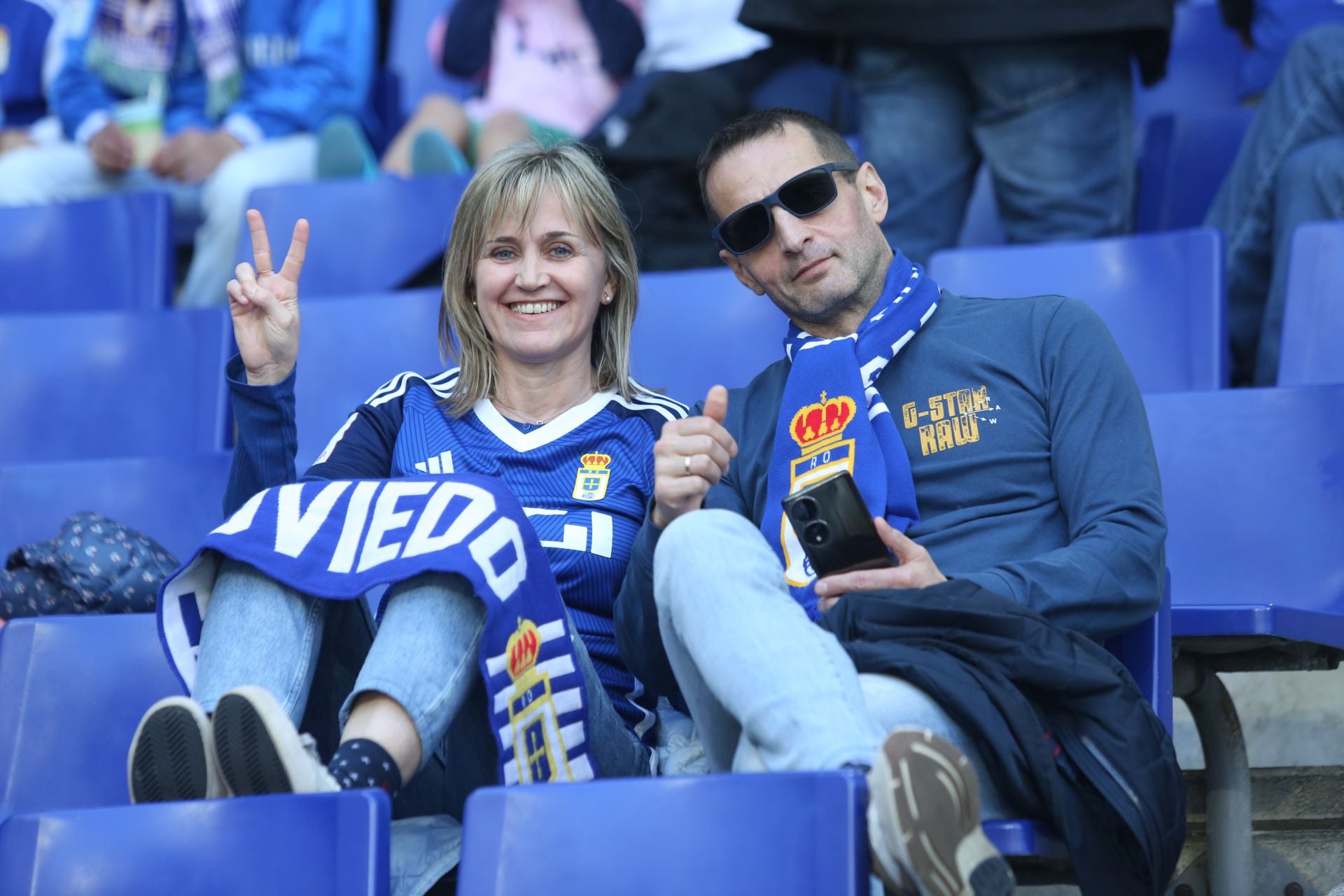 ¿Estuviste en el Real Oviedo - Levante? ¡Búscate en las fotos!