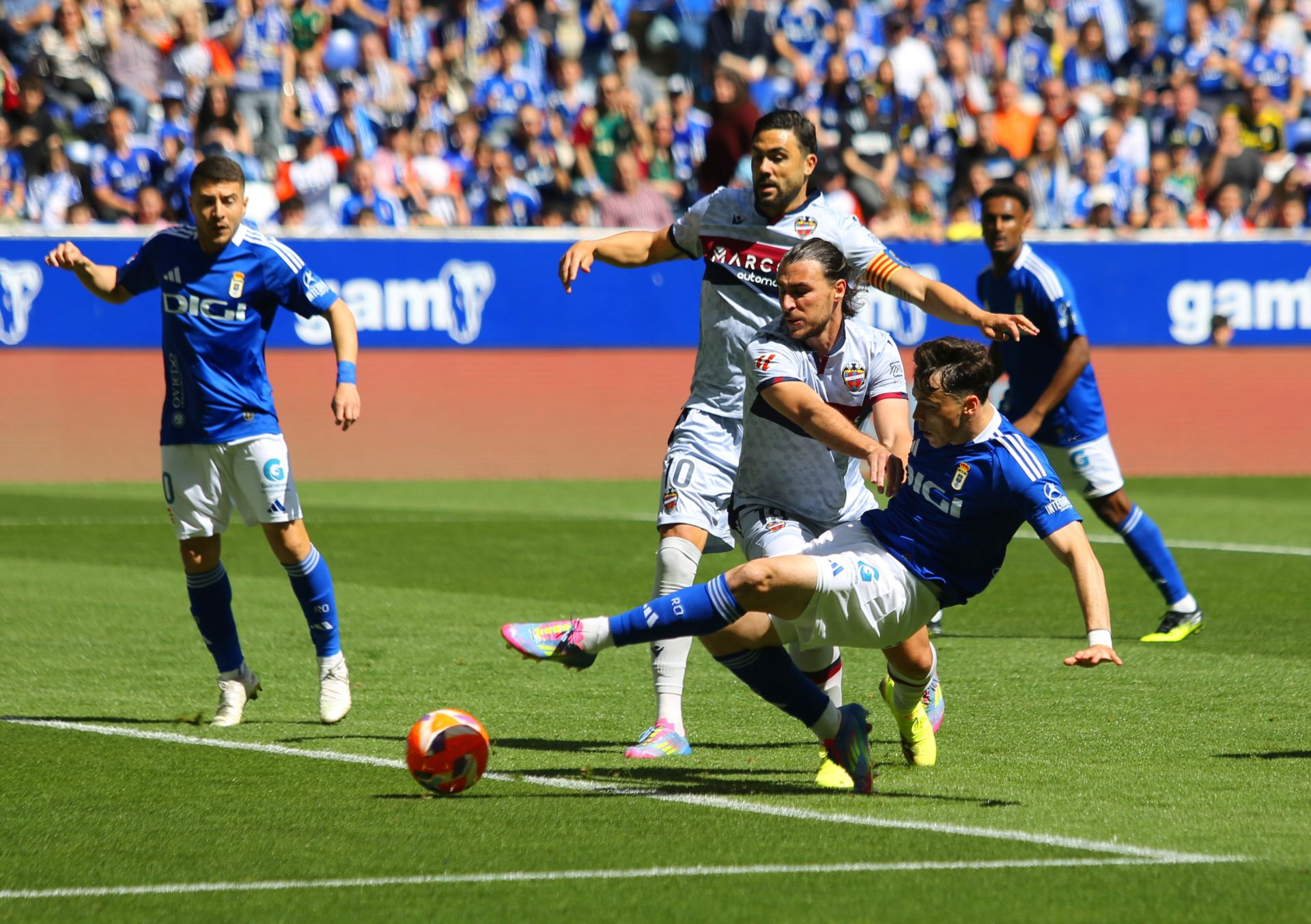 Las mejores imágenes del Real Oviedo - Levante