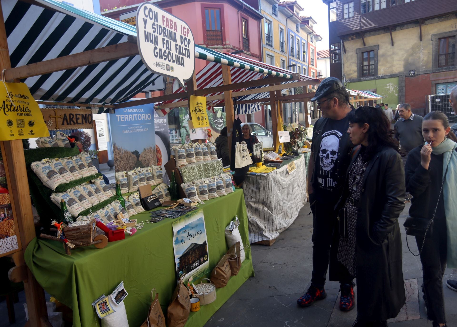 Grado, lleno hasta la bandera para celebrar La Flor: la cita en imágenes