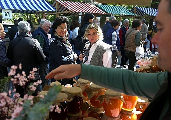 Grado, lleno hasta la bandera para celebrar La Flor: la cita en imágenes