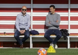 David Guerra, en el banquillo durante un entrenamiento.