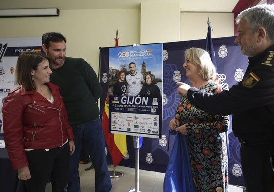 Autoridades en la presentación de la carrera solidaria de la Policía Nacional.