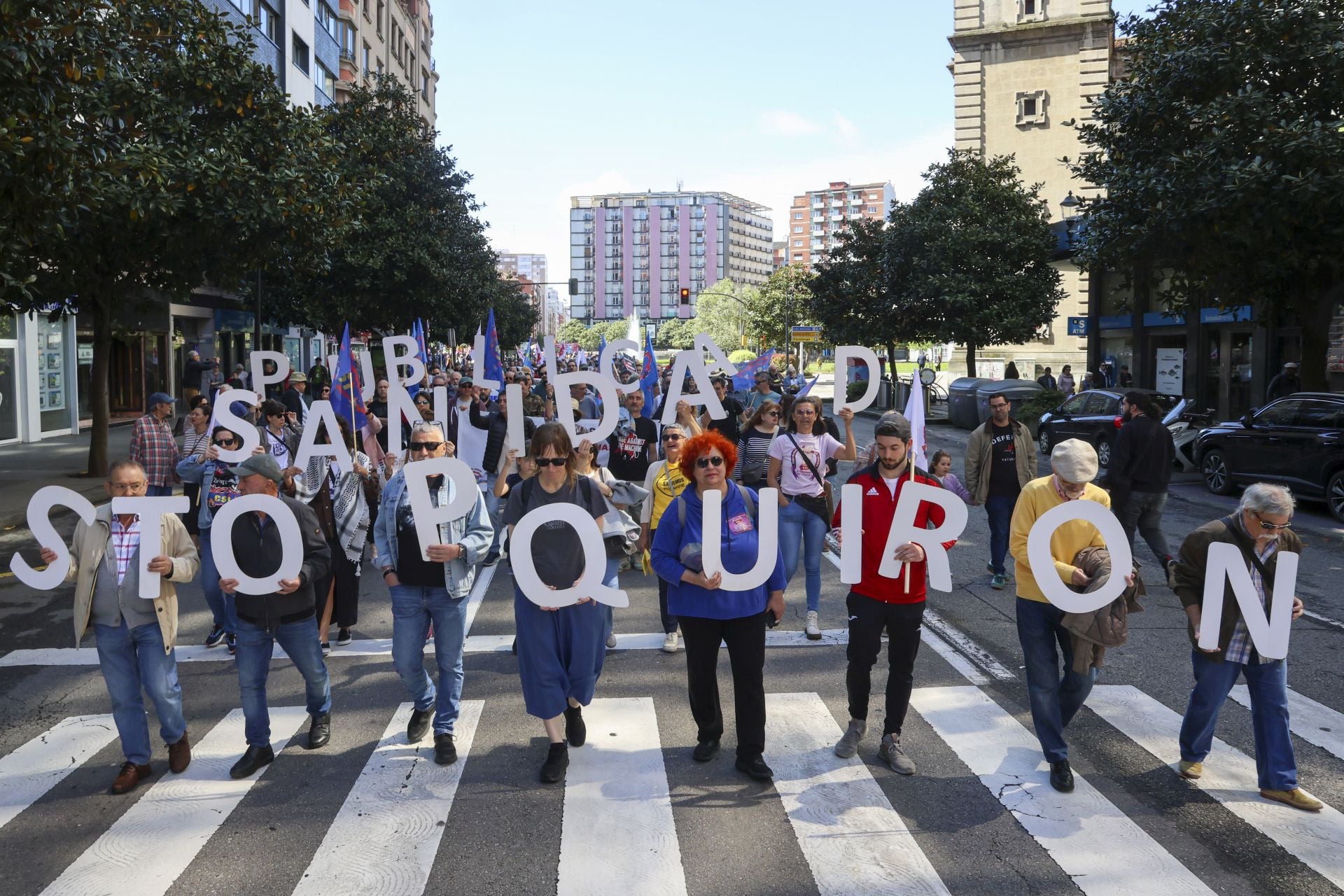 La manifestación de los sindicatos minoritarios el Día del Trabajo en Gijón, en imágenes