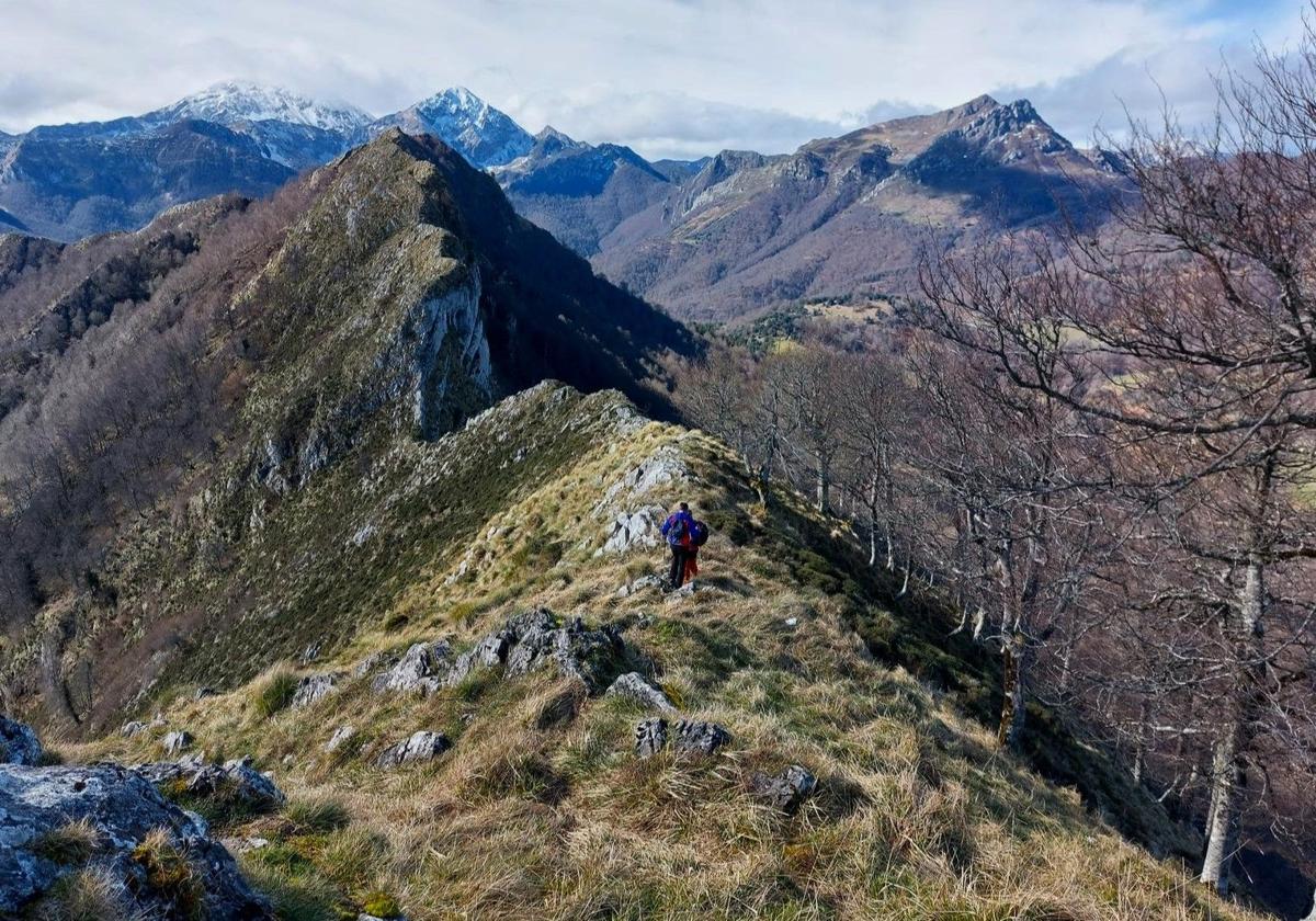 Ruta a Peña Subes y el Sen de los Mulos desde Viboli