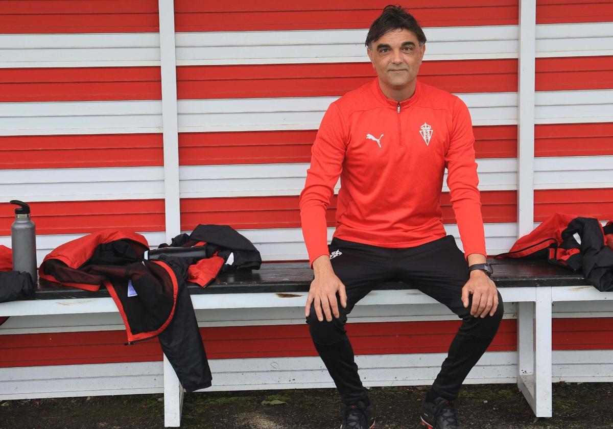 Sergio Pérez, entrenador del Sporting Femenino: «La salvación está en nuestra mano. Vamos a salir a ganar»