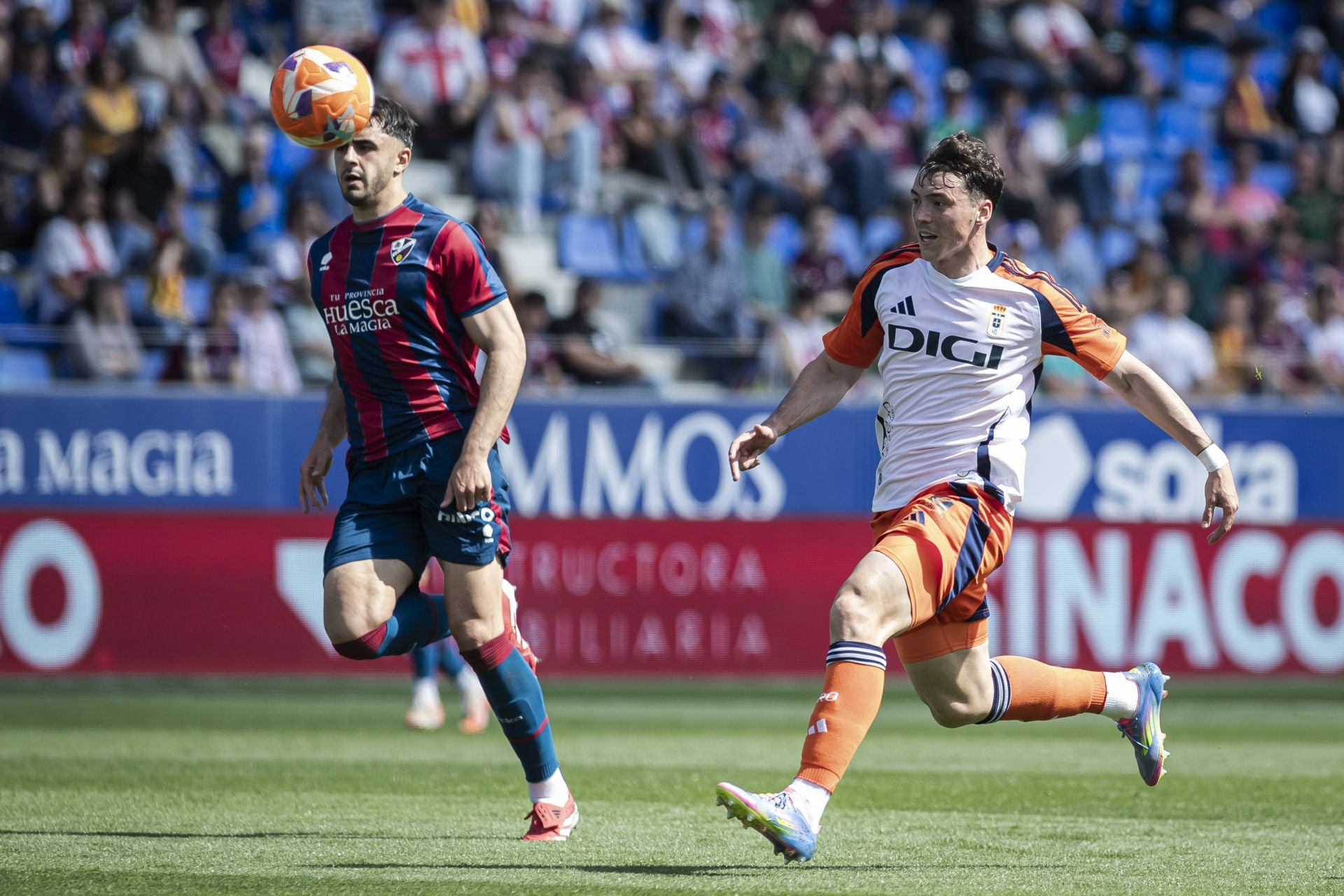 Fotos: Las jugadas del Huesca - Real Oviedo