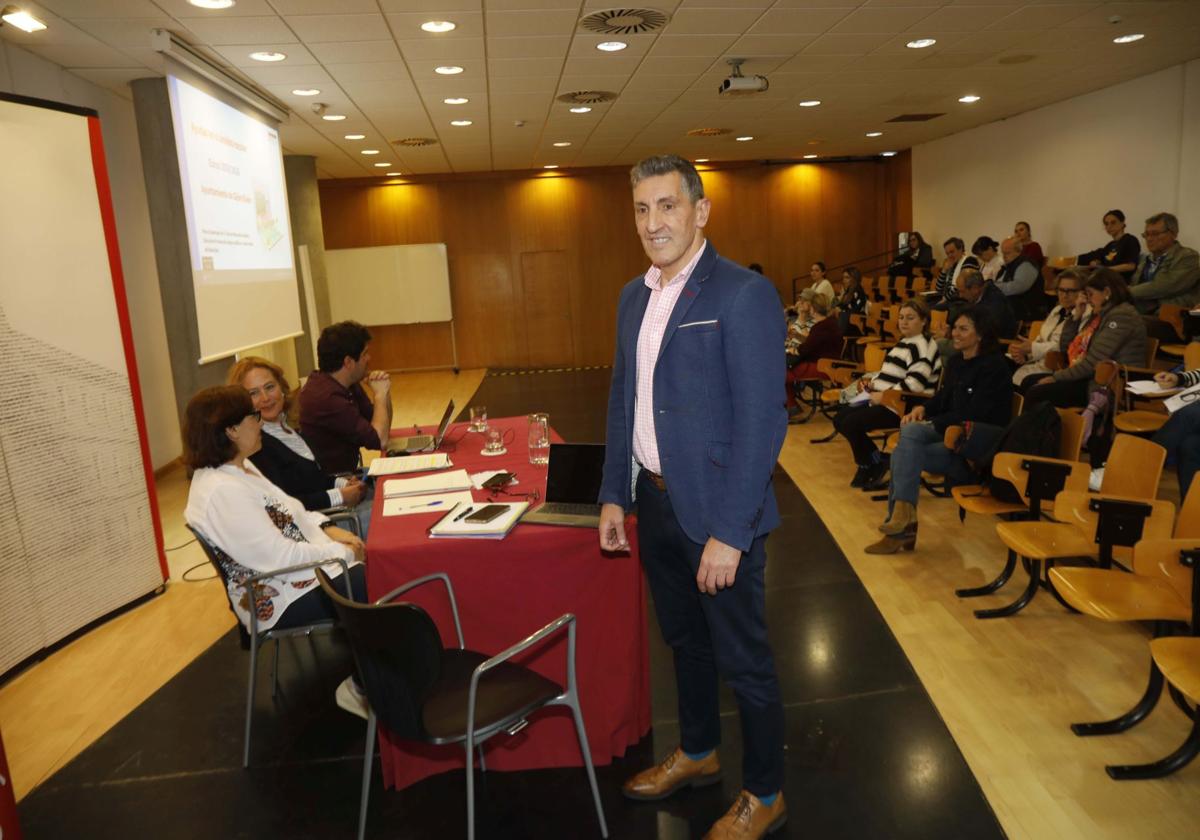 ¿Cuáles son los requisitos para solicitar las ayudas escolares en Gijón para el curso 2025/2026?