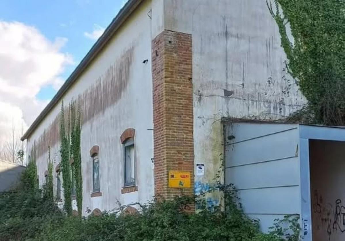 El PP de Pravia pide acceder a la Casa del Salmón para ver su «estado de abandono»