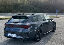 CUPRA León con carrocería familiar y ADN deportivo.