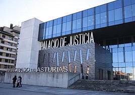 Piden tres años de cárcel a dos policías locales de Gijón acusados de detener de forma ilegal a una mujer