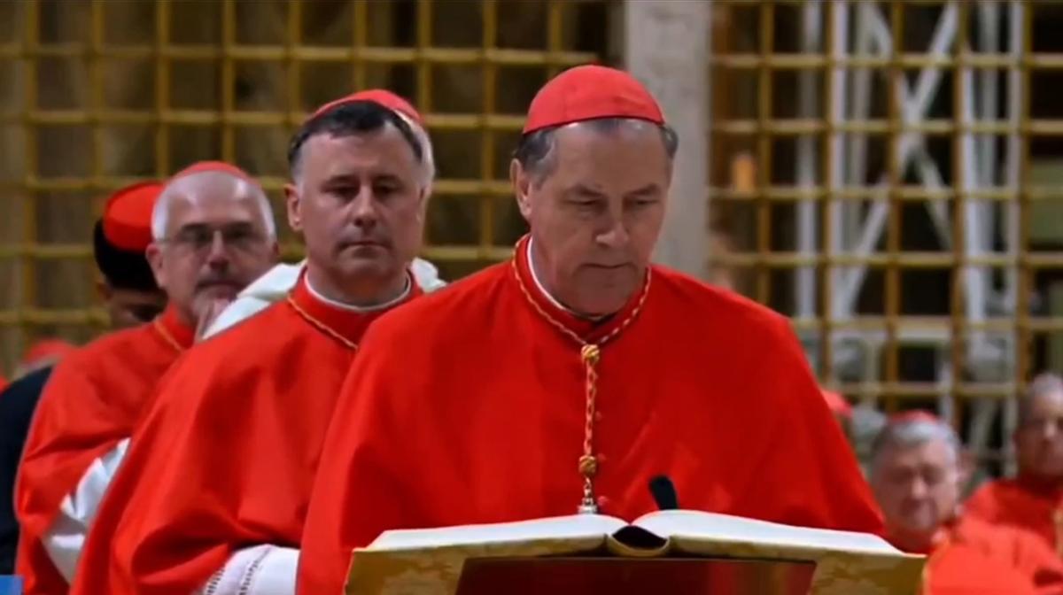 Así ha sido el juramento de silencio del asturiano Ángel Fernández Artime al inicio del cónclave