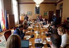 Los diputados, este miércoles, reunidos en la Junta de Portavoces.