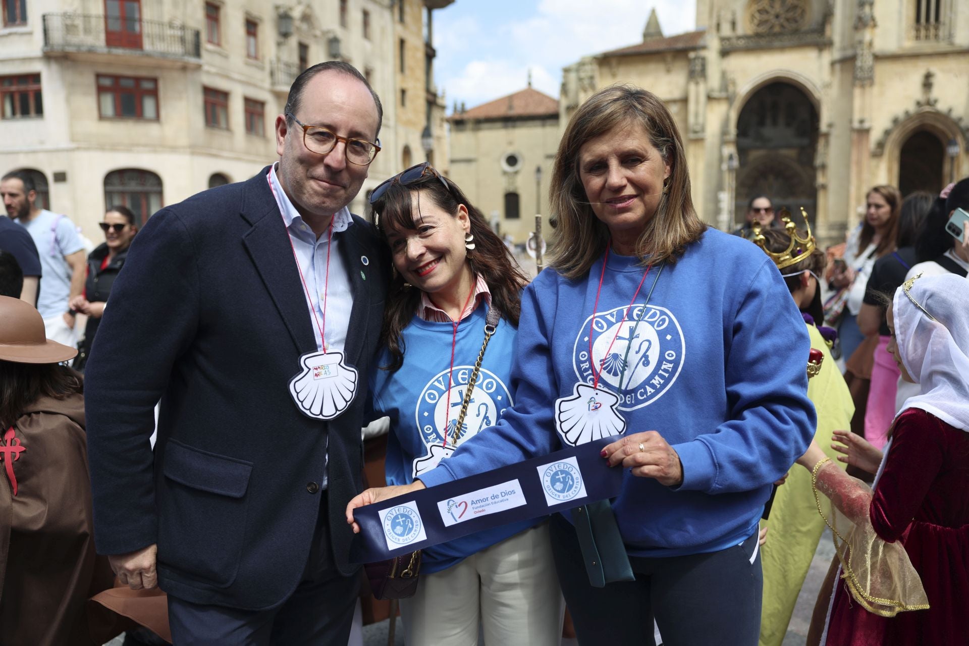 Fotos: Los alumnos del colegio Amor de Dios, de peregrinos del Camino de Santiago