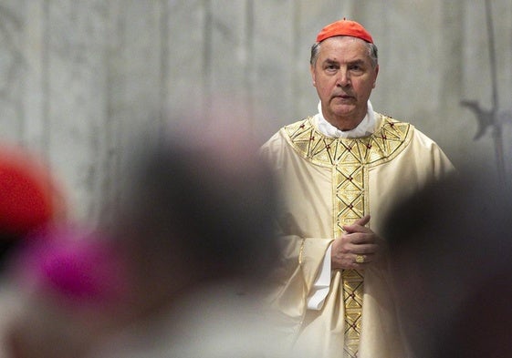 El cardenal Ángel Fernández Artime, durante su juramento de silencio al inicio del cónclave, el pasado miércoles.