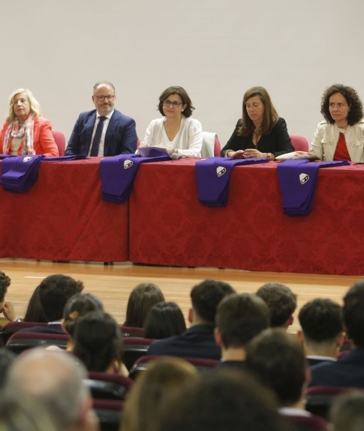 Imagen secundaria 2 - Colegio La Asunción de Gijón: 82 alumnos graduados