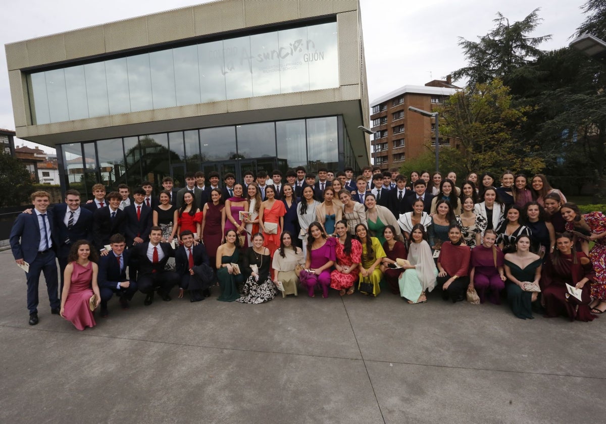 Posado de los graduados de La Asunción.