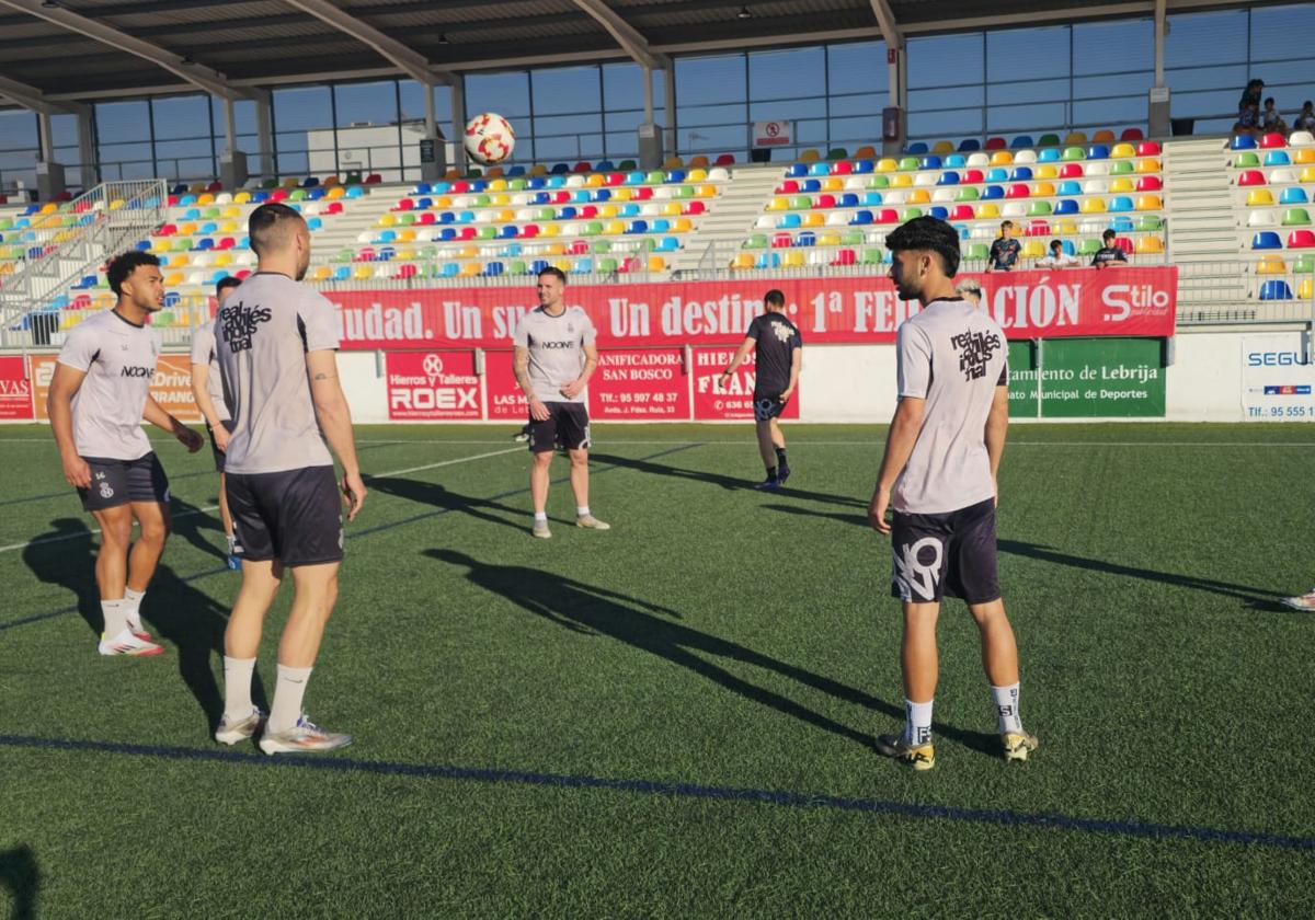 La feria del ascenso comienza para el Real Avilés en Sevilla