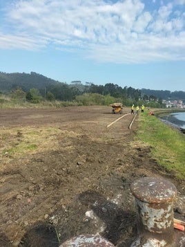 La zona sobre la que se construiráun área recreativa ya se encuentra limpia y desbrozada.
