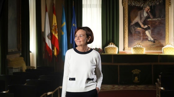 Carmen Moriyón, en el salón de recepciones del Ayuntamiento de Gijón.
