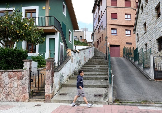 Las escaleras de Vital Aza con Ricardo Fransinelli.