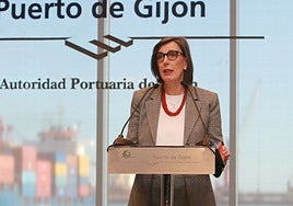 Nieves Roqueñí, en su toma de posesión en la Autoridad Portuaria de Gijón.