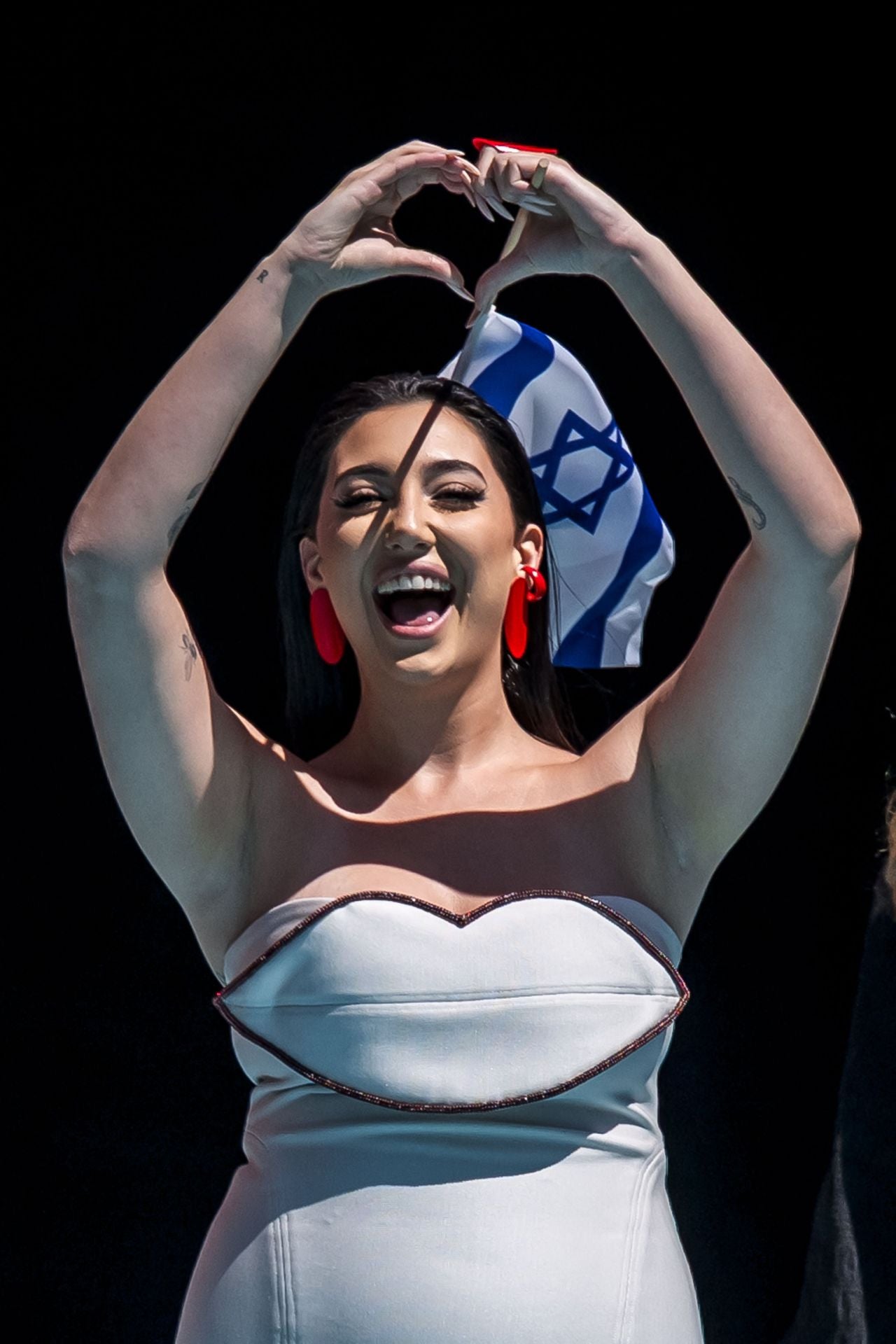 Fotos: Melody y el resto de participantes en Eurovisión 2025, en la alfombra turquesa del festival