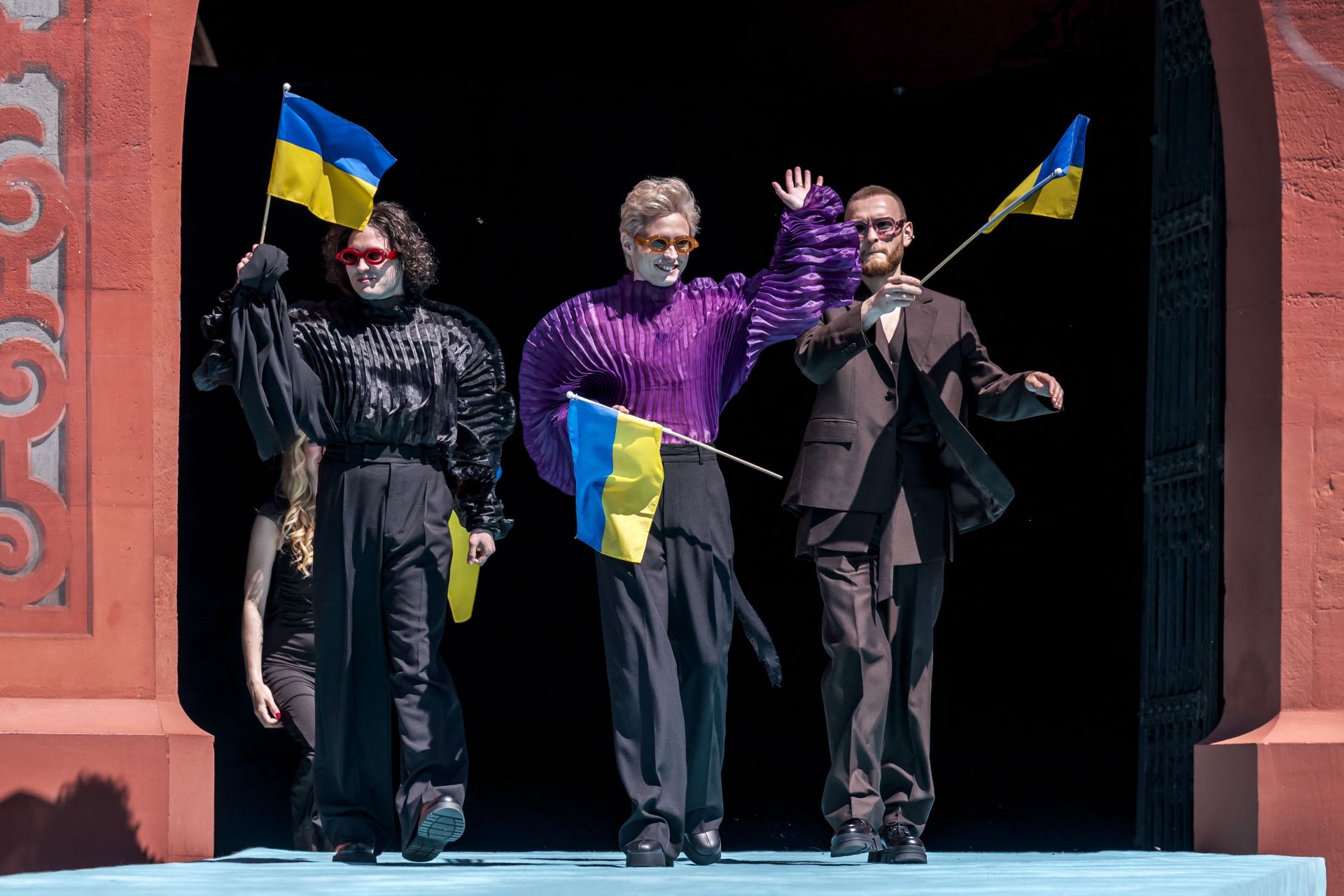 Fotos: Melody y el resto de participantes en Eurovisión 2025, en la alfombra turquesa del festival