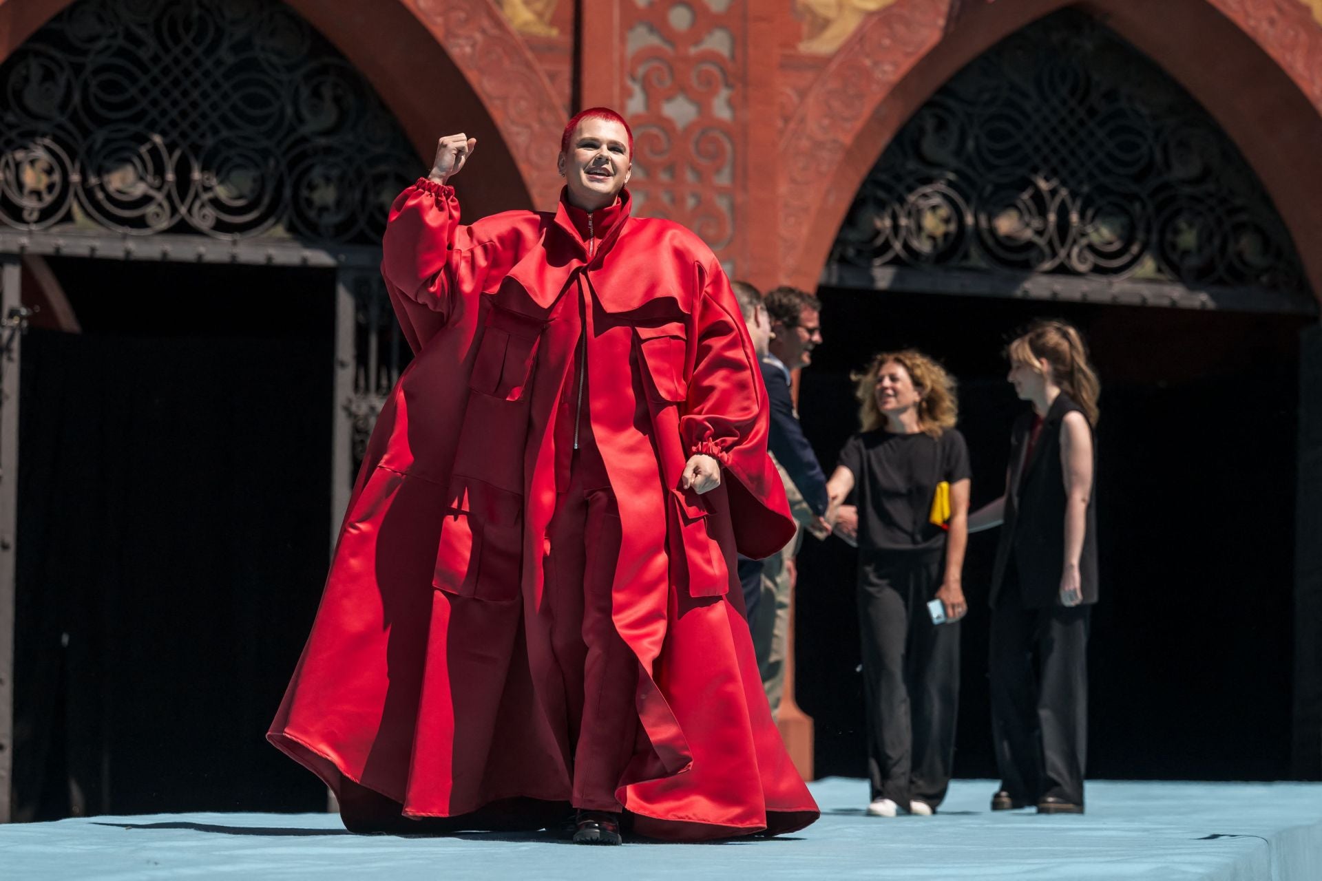 Fotos: Melody y el resto de participantes en Eurovisión 2025, en la alfombra turquesa del festival