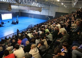 El público llenó el polideportivo de La Magdalena.