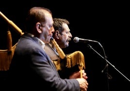 Valentín Fuente, a la gaita, y José Sánchez Sánchez.