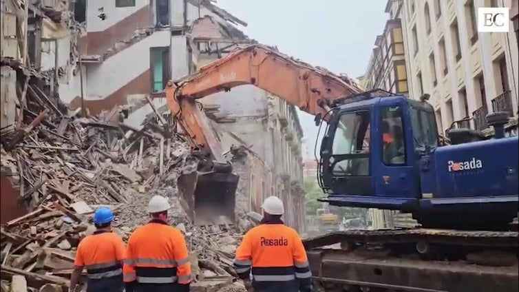 Arranca la demolición del edificio El Jazmín en Gijón