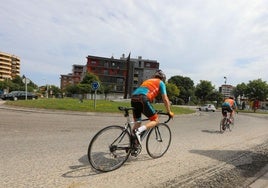 Ciclistas en Salinas.