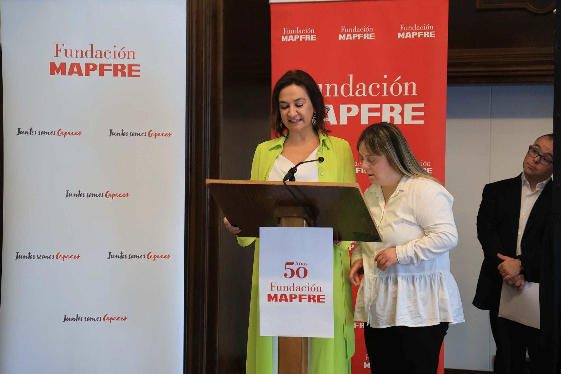 La Infanta Elena preside en Gijón la entrega de los premios de Fundación Mapfre