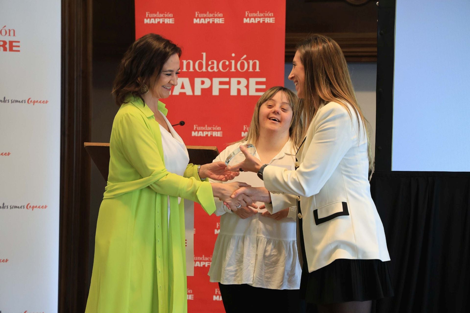 La Infanta Elena preside en Gijón la entrega de los premios de Fundación Mapfre