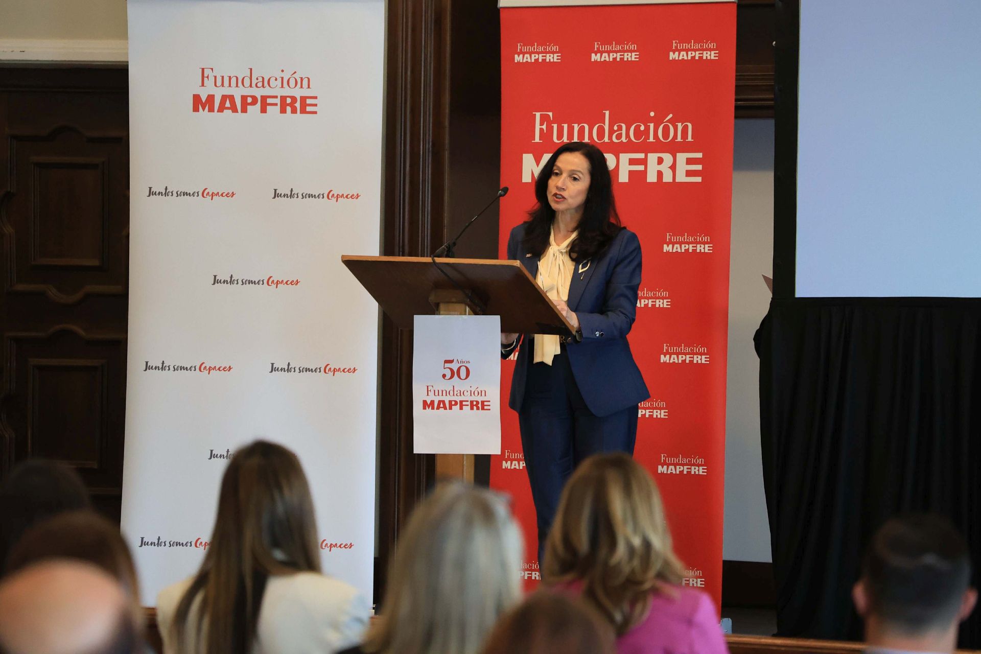La Infanta Elena preside en Gijón la entrega de los premios de Fundación Mapfre