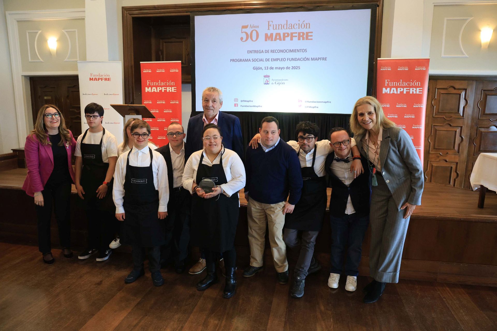 La Infanta Elena preside en Gijón la entrega de los premios de Fundación Mapfre