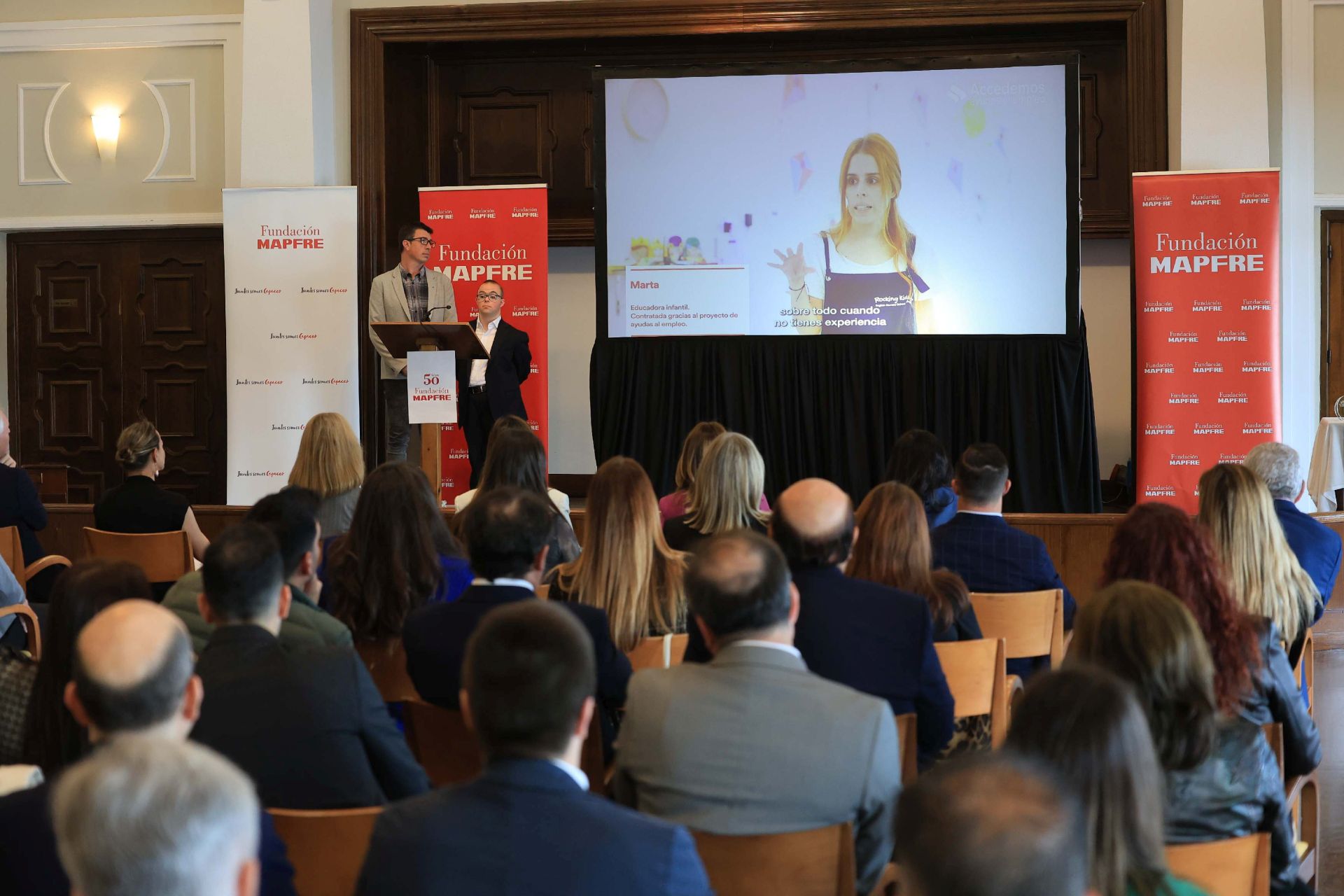 La Infanta Elena preside en Gijón la entrega de los premios de Fundación Mapfre