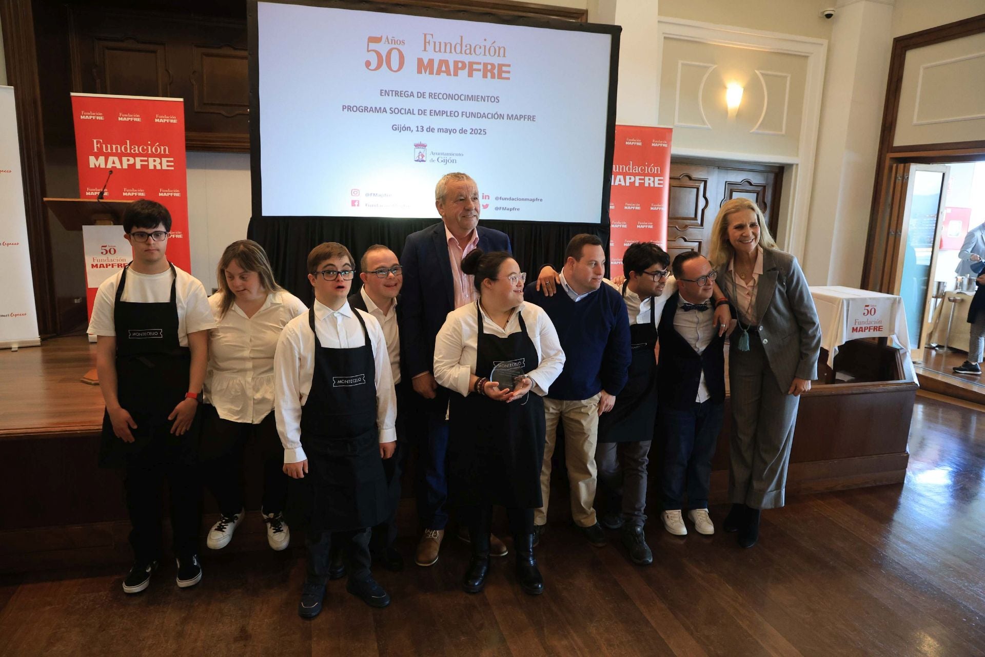 La Infanta Elena preside en Gijón la entrega de los premios de Fundación Mapfre