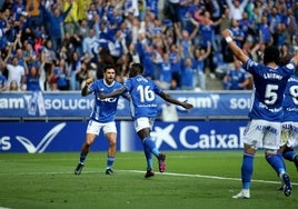 Obeng celebra uno de los goles que dejaba al Zaragoza sin 'play off' hace cuatro temporadas.