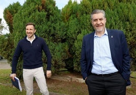 Agustín Lleida, director general del Real Oviedo, y Martín Peláez, presidente del club, en la última rueda de prensa sobre la ciudad deportiva.