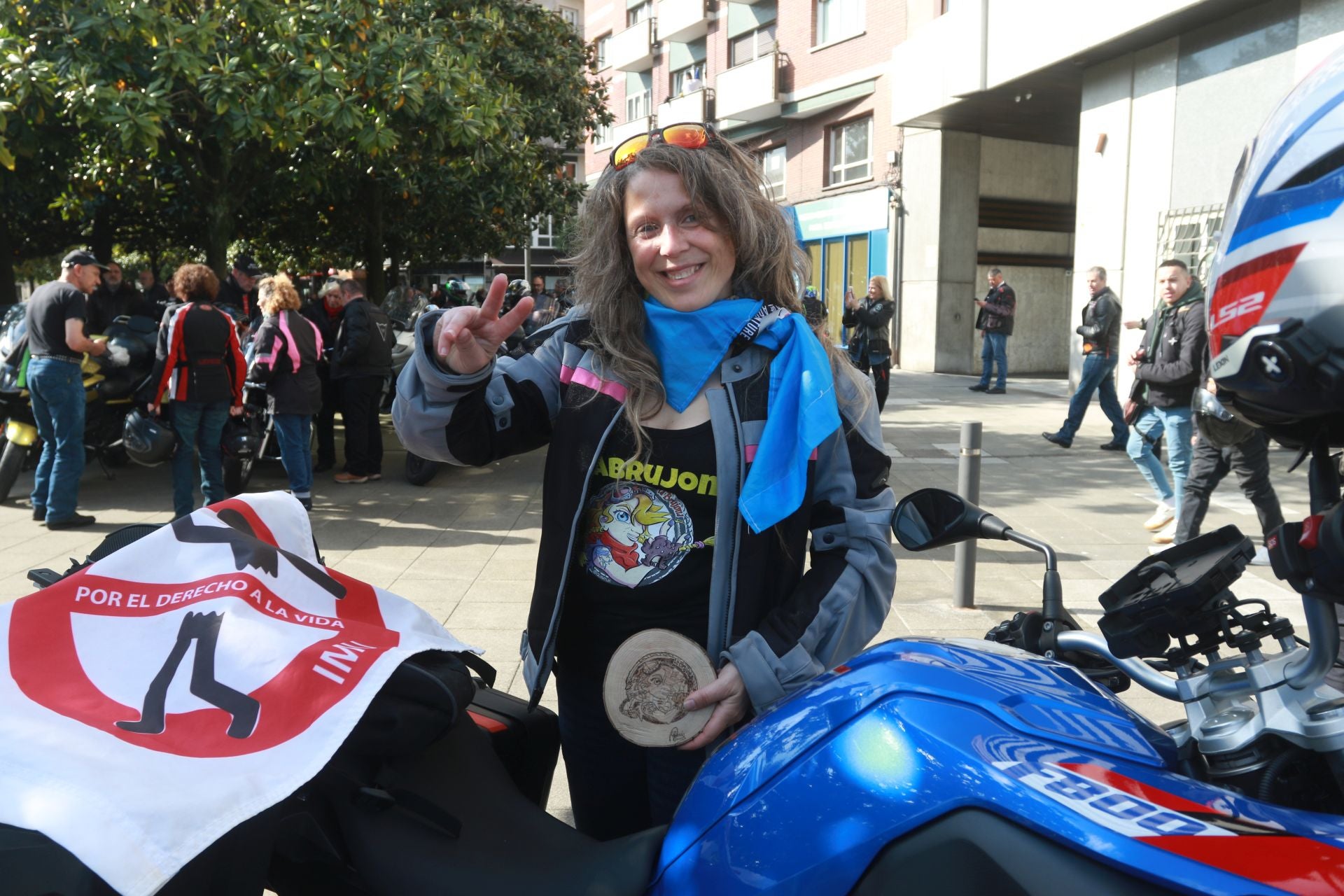 Más de 500 motoristas marchan en Gijón a favor de la ELA
