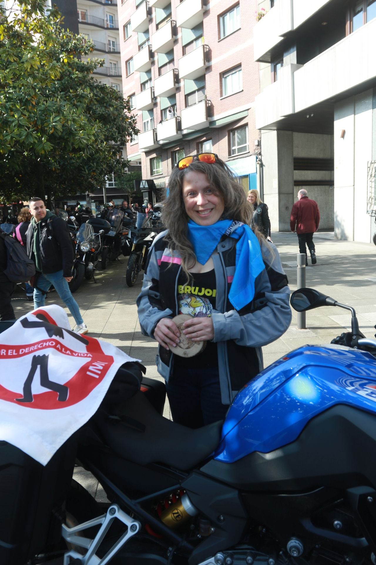 Más de 500 motoristas marchan en Gijón a favor de la ELA