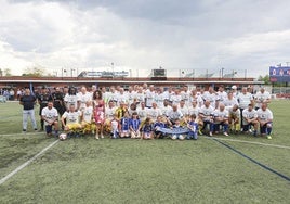 Excompañeros de Dubovsky en el Oviedo y en la selección eslovaca disputaron un animado partido de homenaje.