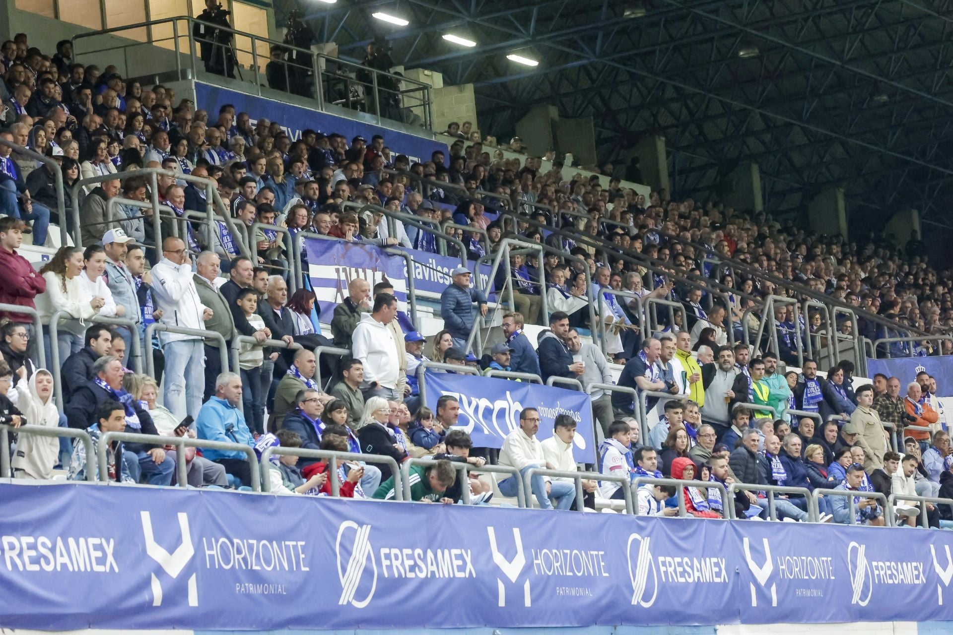 Locura en el Suárez Puerta: el Real Avilés sueña con el ascenso