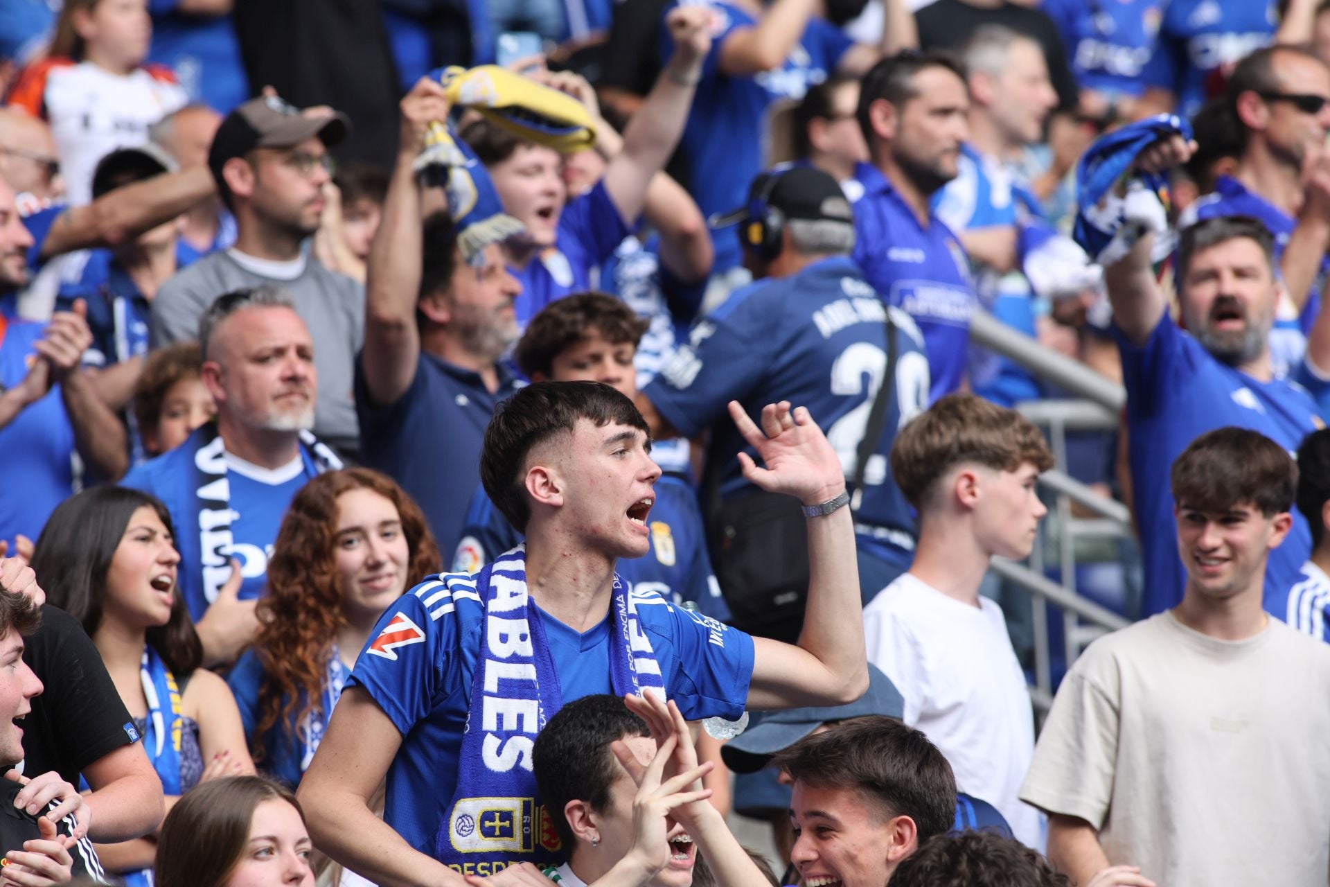 ¿Estuviste en el Real Oviedo - Zaragoza? ¡Búscate en las fotos!
