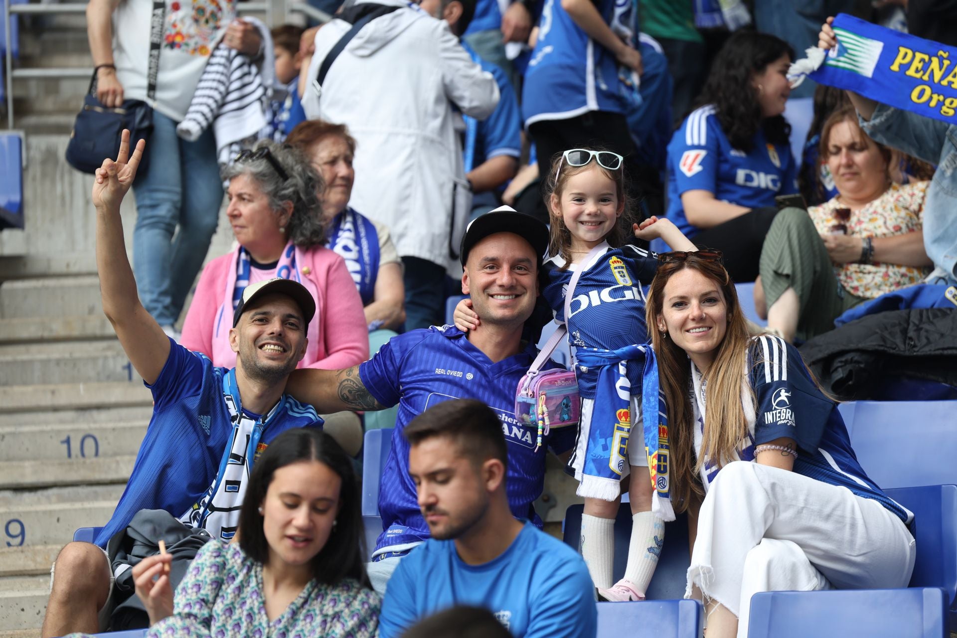 ¿Estuviste en el Real Oviedo - Zaragoza? ¡Búscate en las fotos!