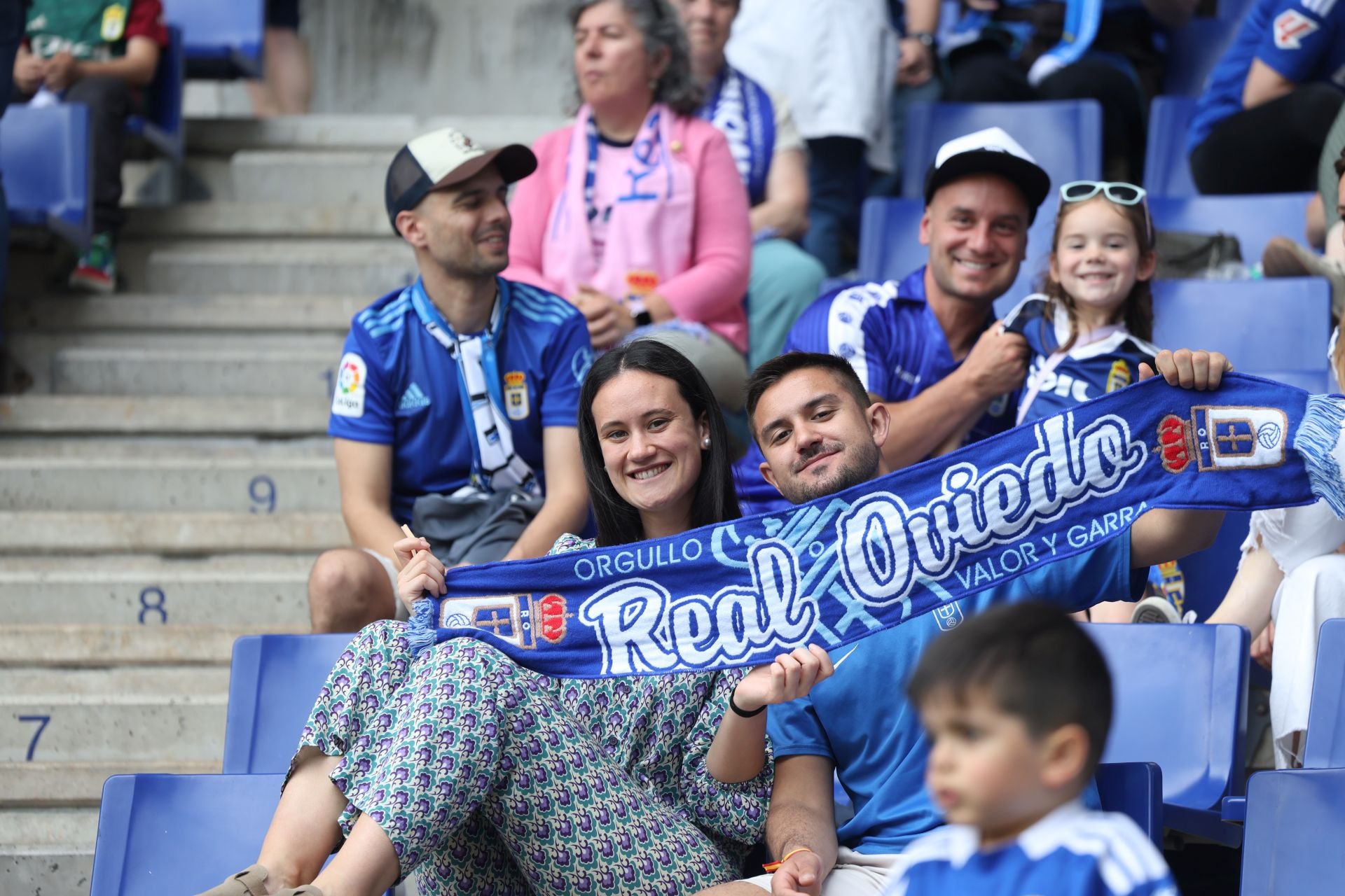 ¿Estuviste en el Real Oviedo - Zaragoza? ¡Búscate en las fotos!