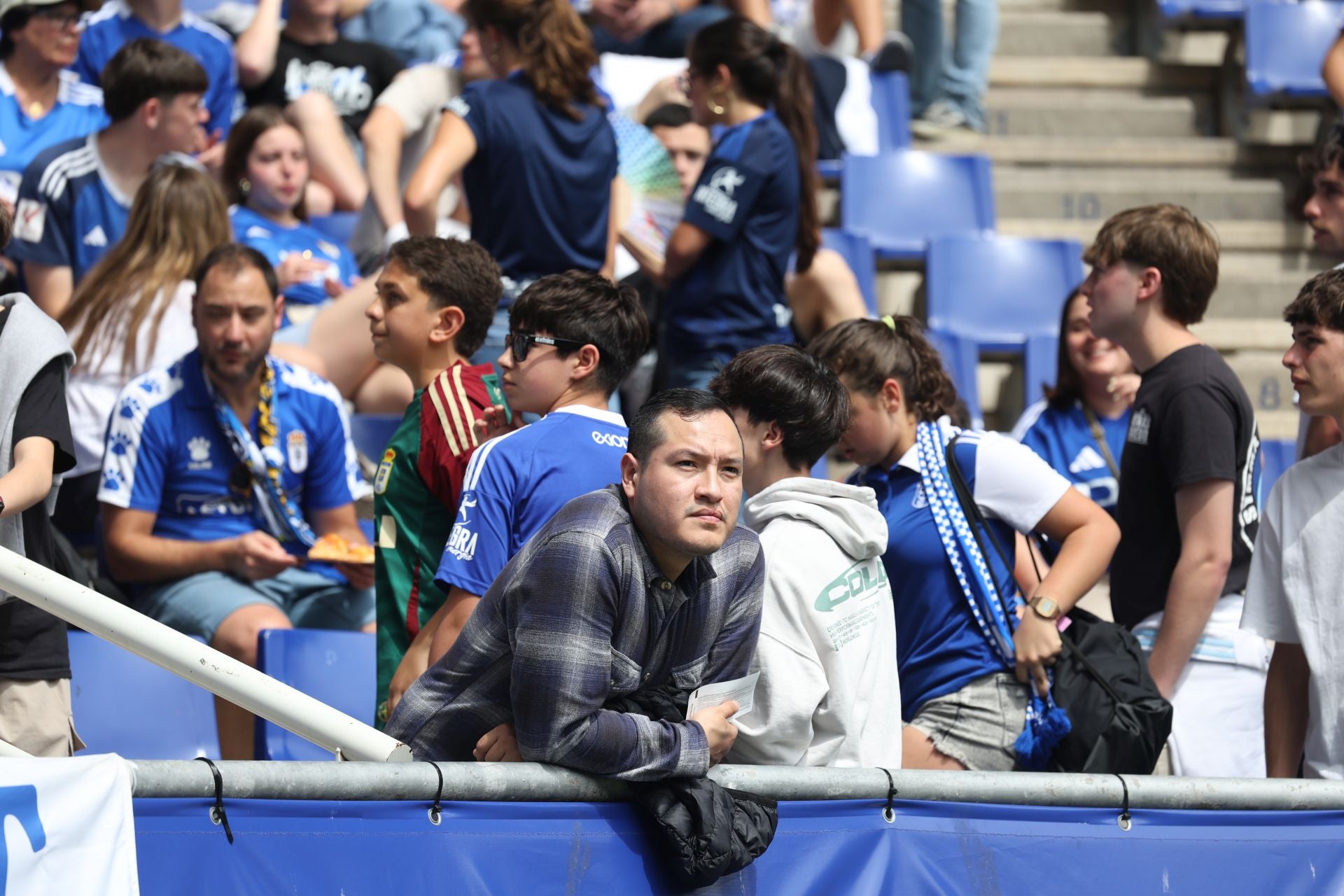 ¿Estuviste en el Real Oviedo - Zaragoza? ¡Búscate en las fotos!
