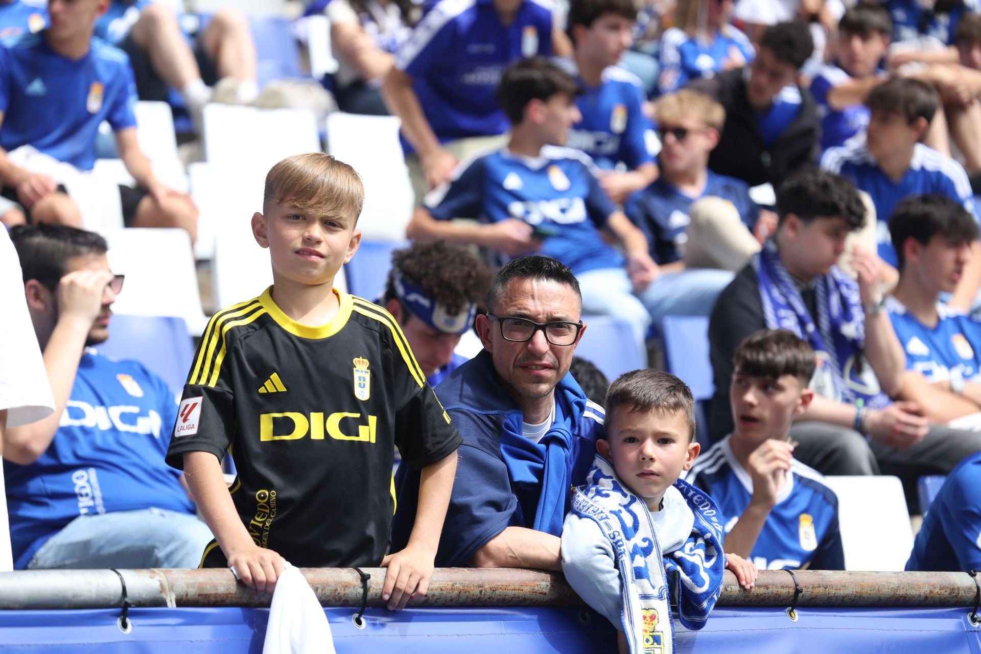 ¿Estuviste en el Real Oviedo - Zaragoza? ¡Búscate en las fotos!