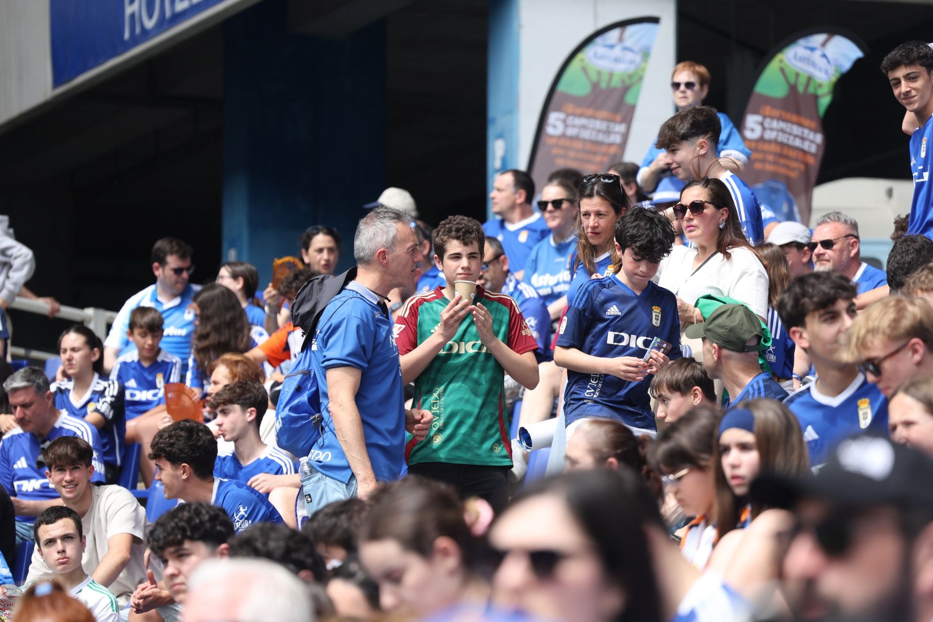 ¿Estuviste en el Real Oviedo - Zaragoza? ¡Búscate en las fotos!